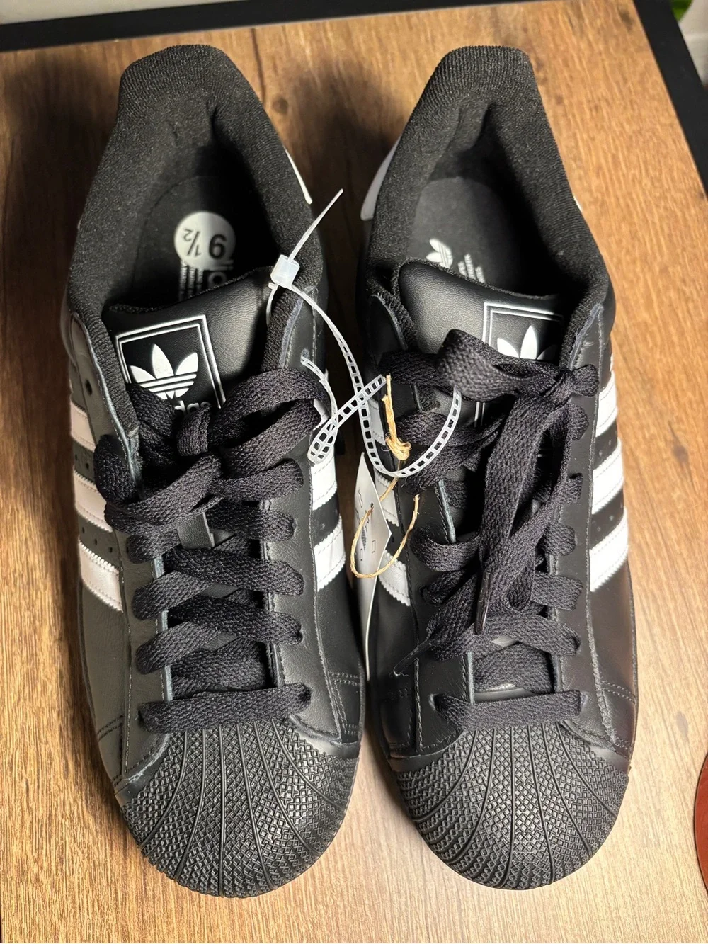adidas low top